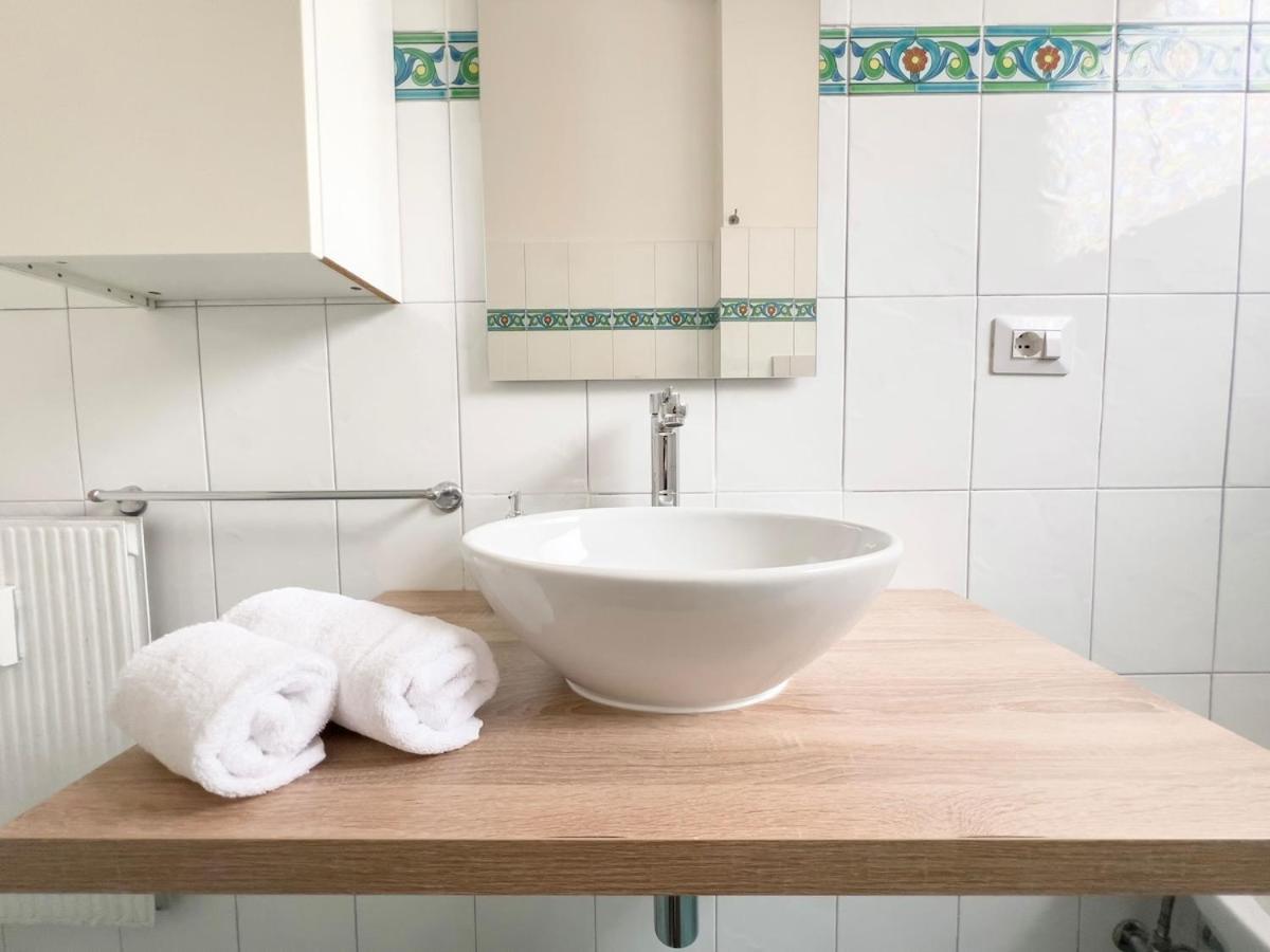 Vintage Charm & Comfort - Garbatella Apartment